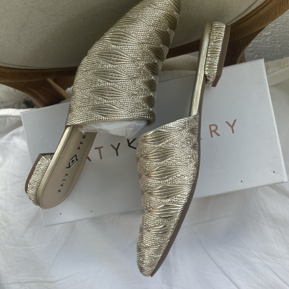 Katy Perry Women's The Busy Bee Slip-On Slide Sandal Gold - Picture 4 of 7